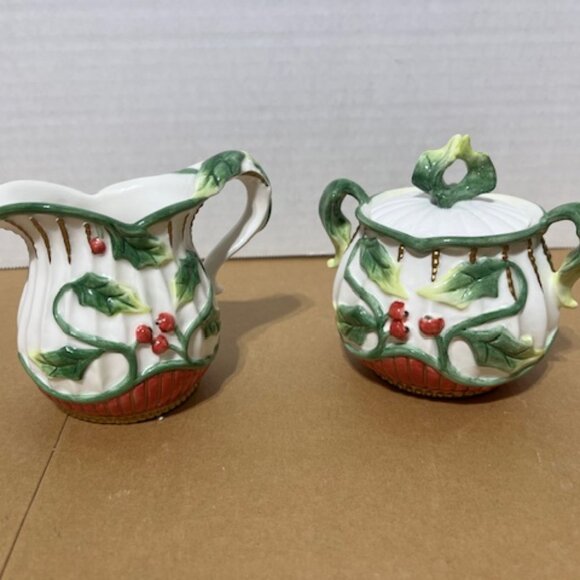 Fitz and Floyd "Santa's Flight" Creamer & Sugar Bowl W/Lid Holly & Berries - Picture 3 of 14